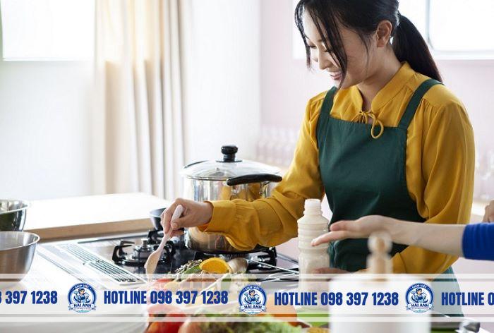 Thuê người nấu ăn gia đình: cách trao đổi khẩu vị, lập thực đơn tuần, thống nhất ngân sách đi chợ với người nấu. Gọi Hải Anh 0983 971 238 để được tư vấn.